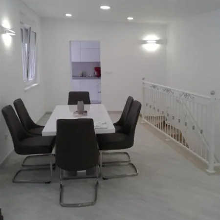 Apartment Nevena Omis Exterior photo