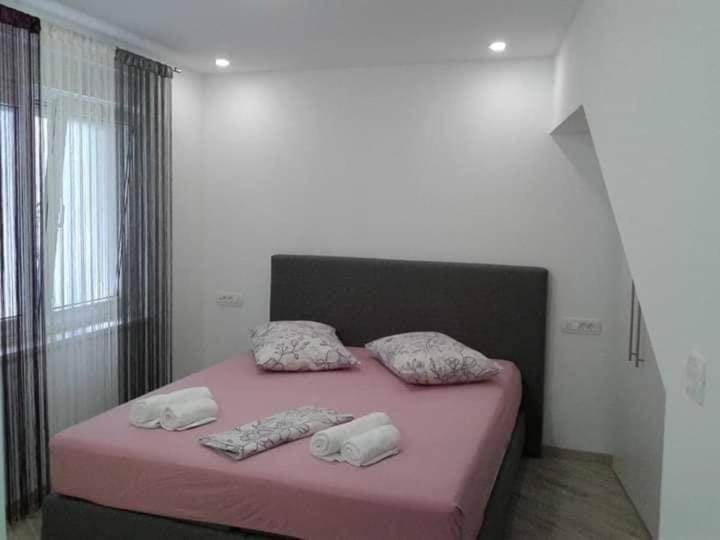 Nevena Appartement *